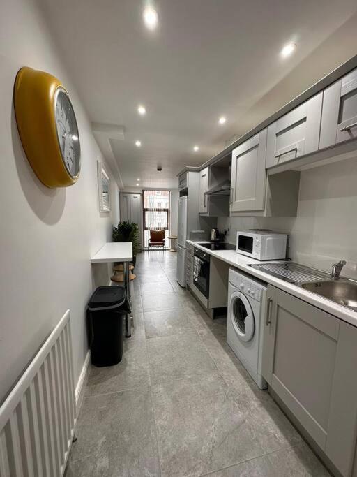 Boutique Style Apartment Belfast Exterior photo